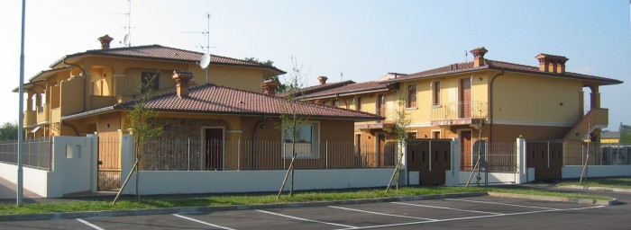 015-700×256
